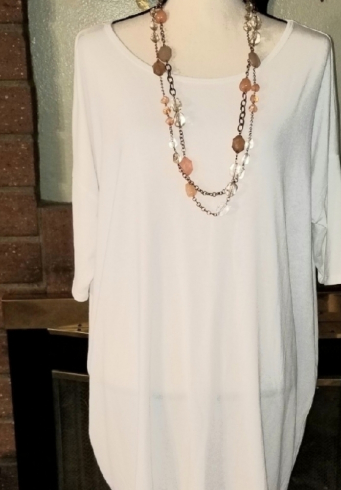 (5 for $25) LULAROE WHITE SHIRT